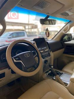 تۆیۆتا لاند کروزەر